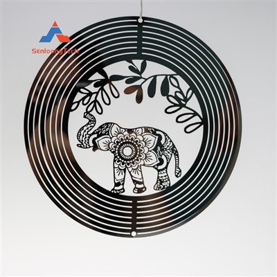 Otkazani metalni ukras vrtnje vjetra